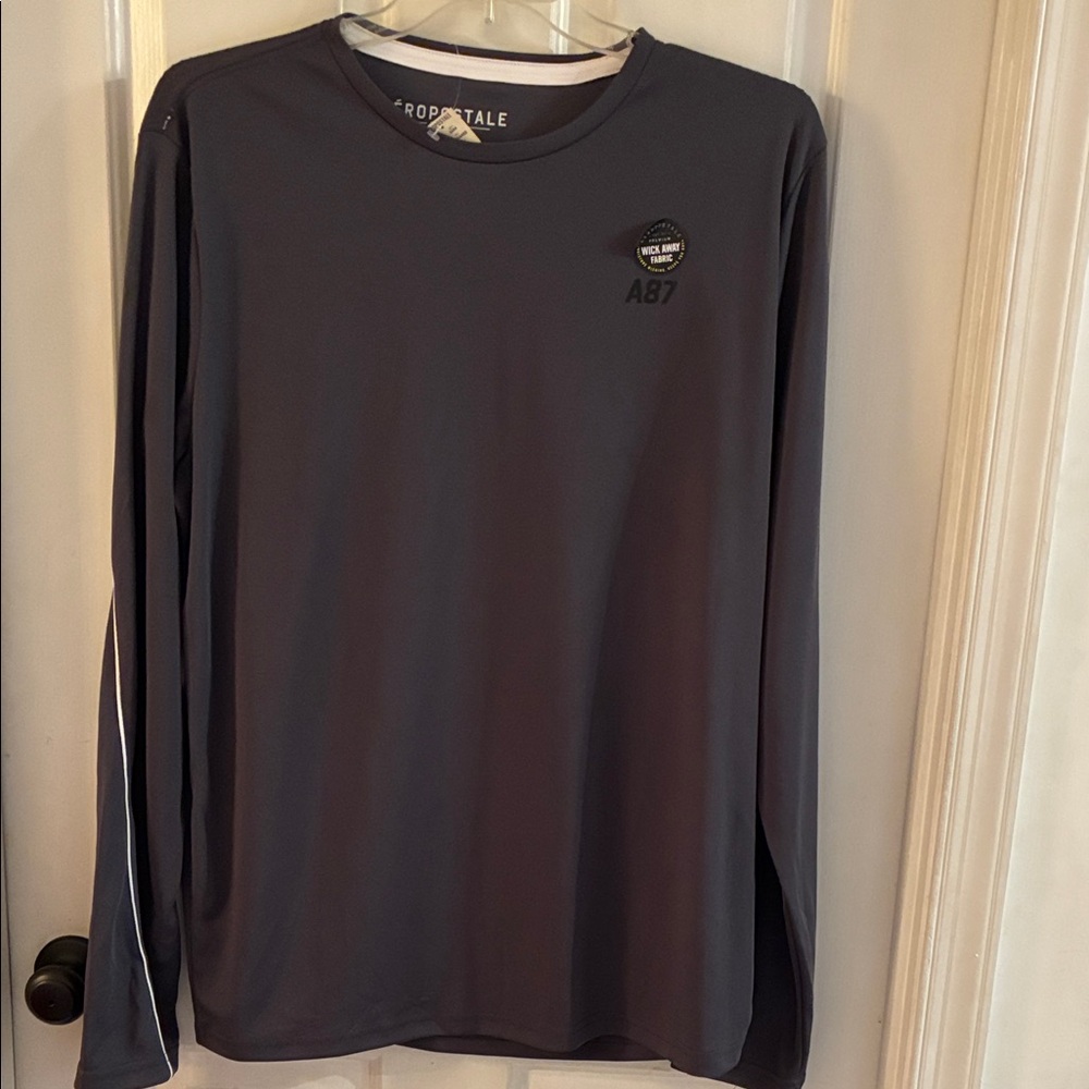 Aeropostale Men's Charcoal Long Sleeve Moisture Wicking Tee Shirt
